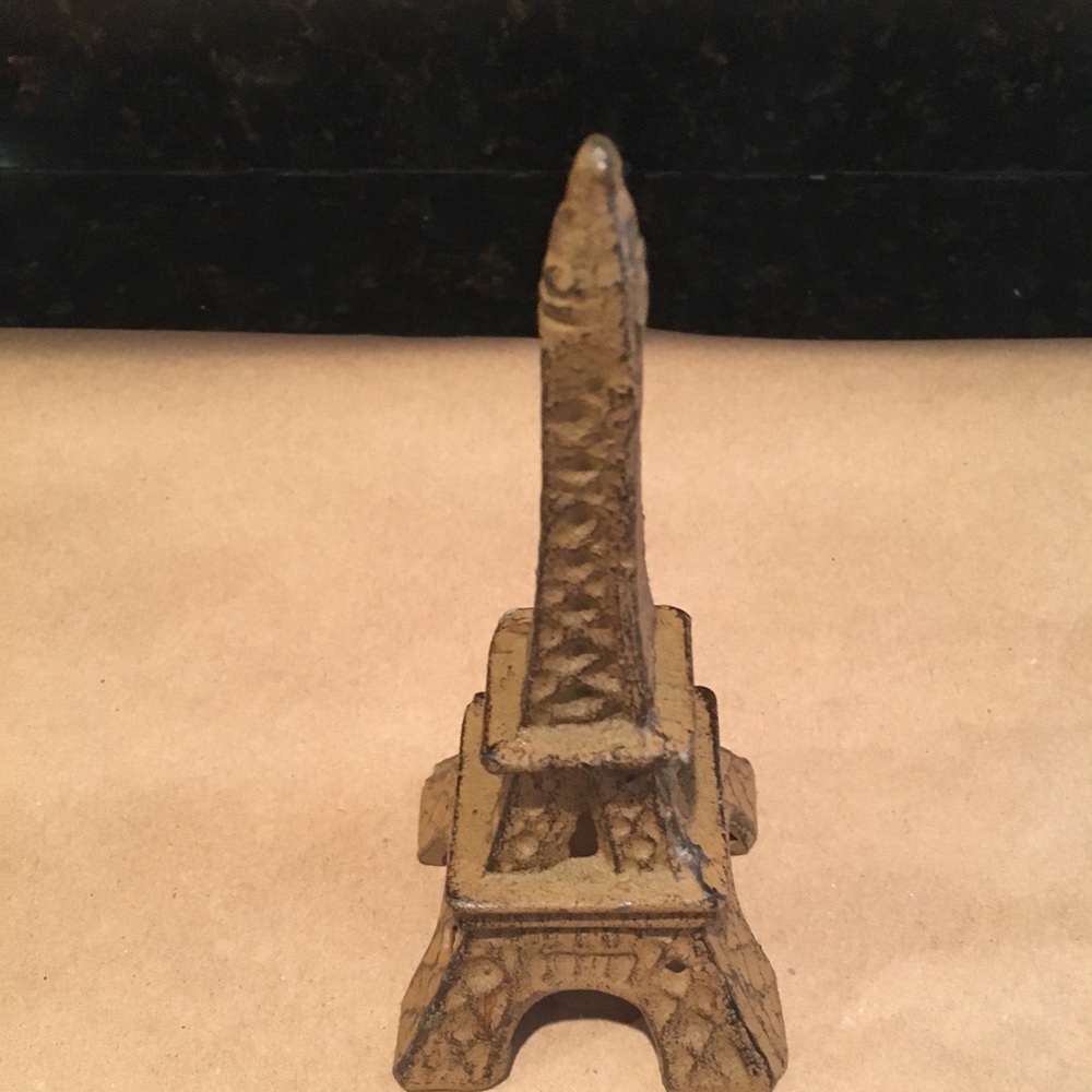 Eiffel Tower Iron ring holder